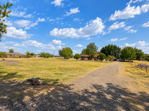 2429 Neck Rd, Palmer, TX 75152