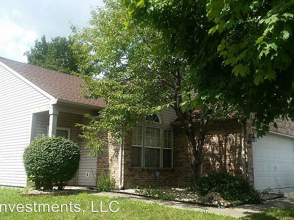 2nd image of 808 Charter Woods Dr