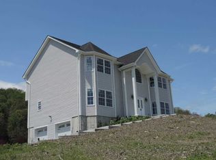 1 Mattingly Ln, Newburgh, NY 12550