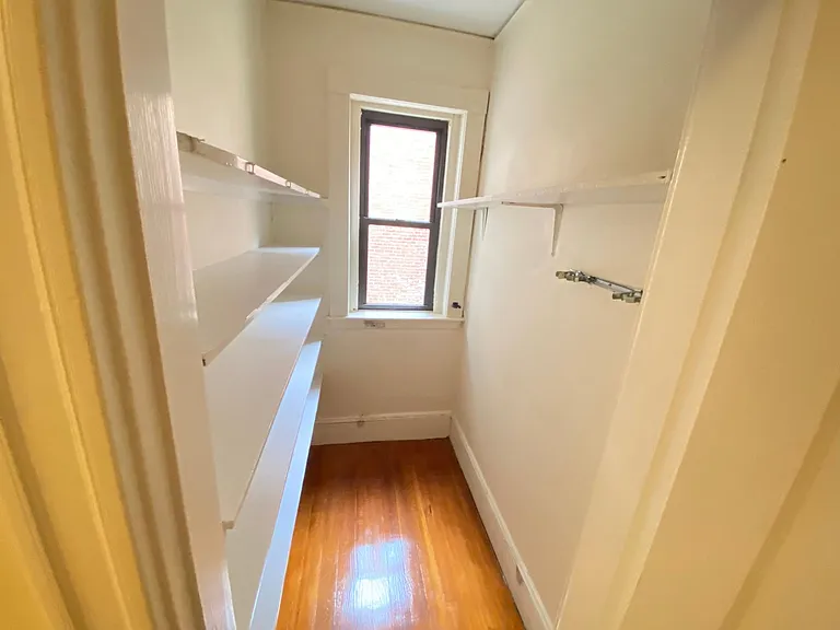 19 Hamilton Rd — Photo 3