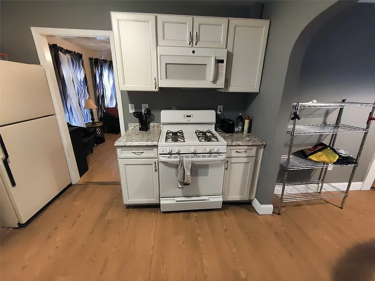 51 Allen St #1 — Photo 6
