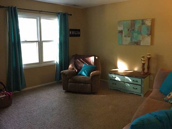 4th image of 405 10th St SE