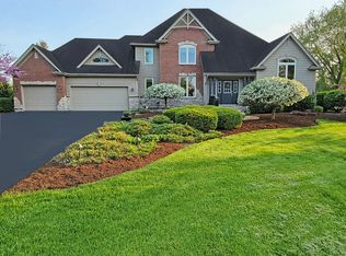39W267 Meadowview Ct, St Charles, IL 60175
