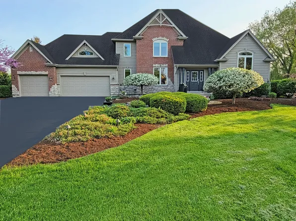 39W267 Meadowview Ct, St Charles, IL 60175