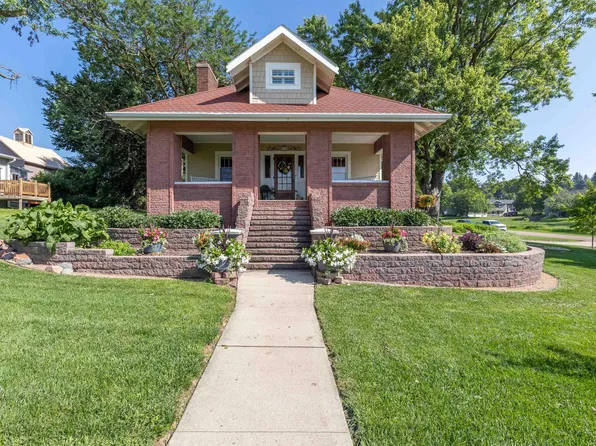 217 E 2nd St, Kingsley, IA 51028