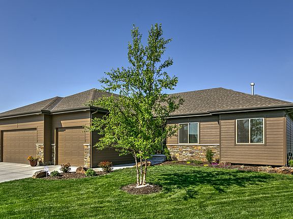 2nd image of 21339 Blackstone Cir