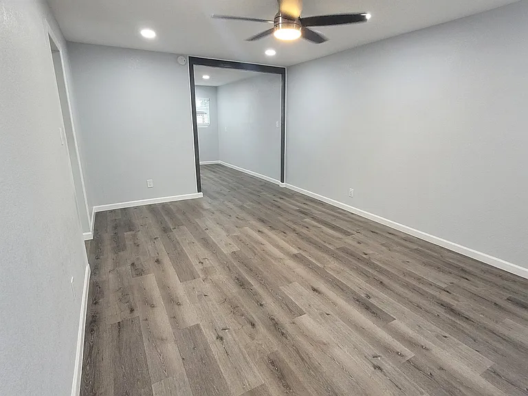 4933 E Willetta St — Photo 24