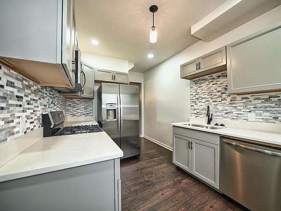 5th image of 1418 E Vermont St #1420