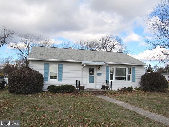 4th image of 710 E Ivy Dr