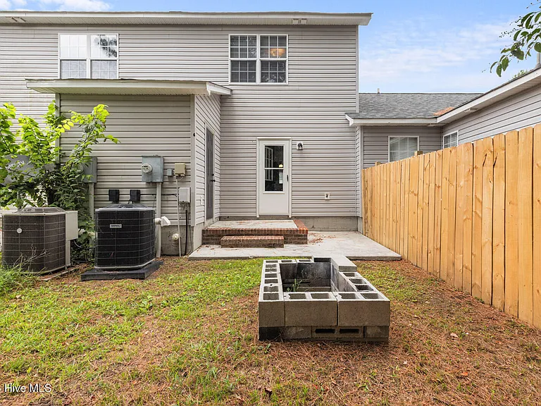 893 W Pueblo Dr — Photo 15