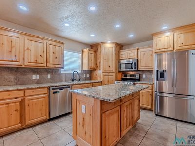 2409 Northglen Dr, Clovis, NM, 88101