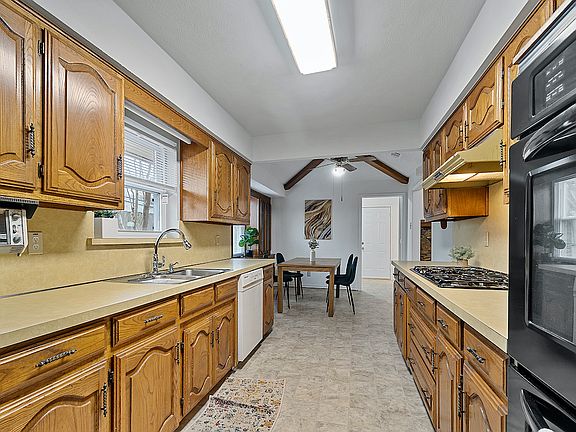 4th image of 1178 Briarwood Ln #1F