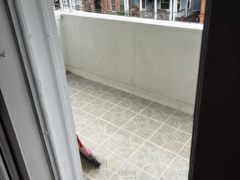 221 Jewett Ave #2 — Photo 11