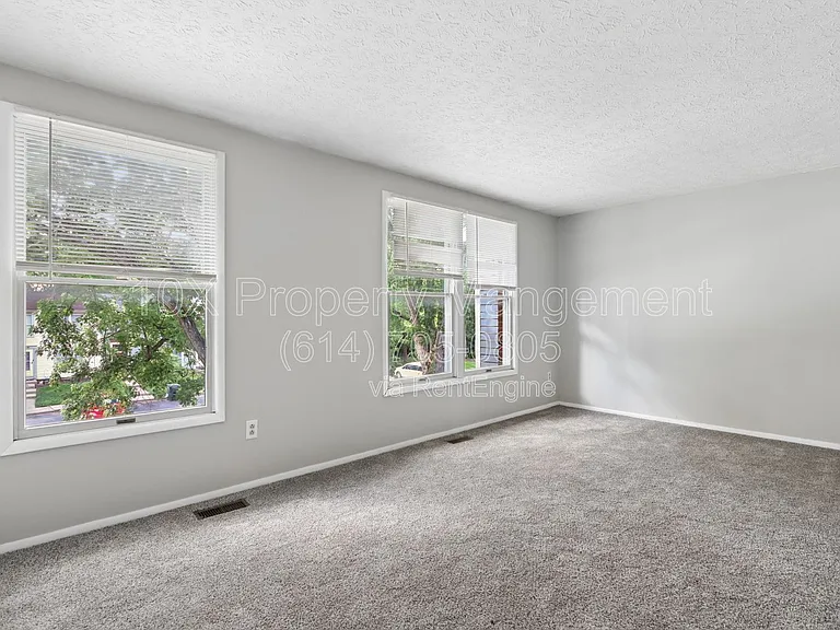 3850 Julia Ct — Photo 9