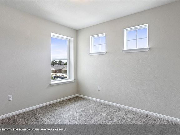 3rd image of 105 Feather Grass Ave