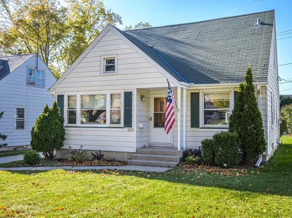 2331 North 80th STREET, Wauwatosa, WI 53213
