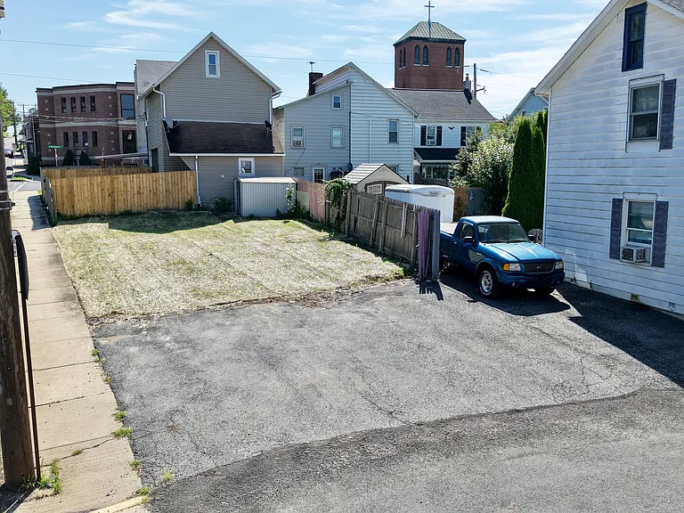 156 E Northampton St — Photo 2