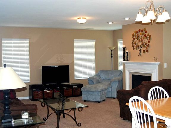 3rd image of 136 Altondale Dr #4746617805000