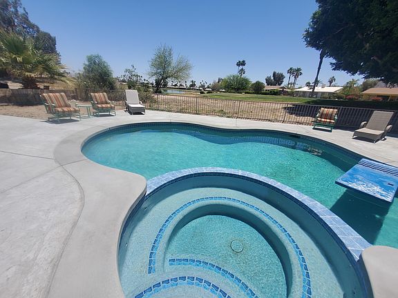 3rd image of 77255 California Dr