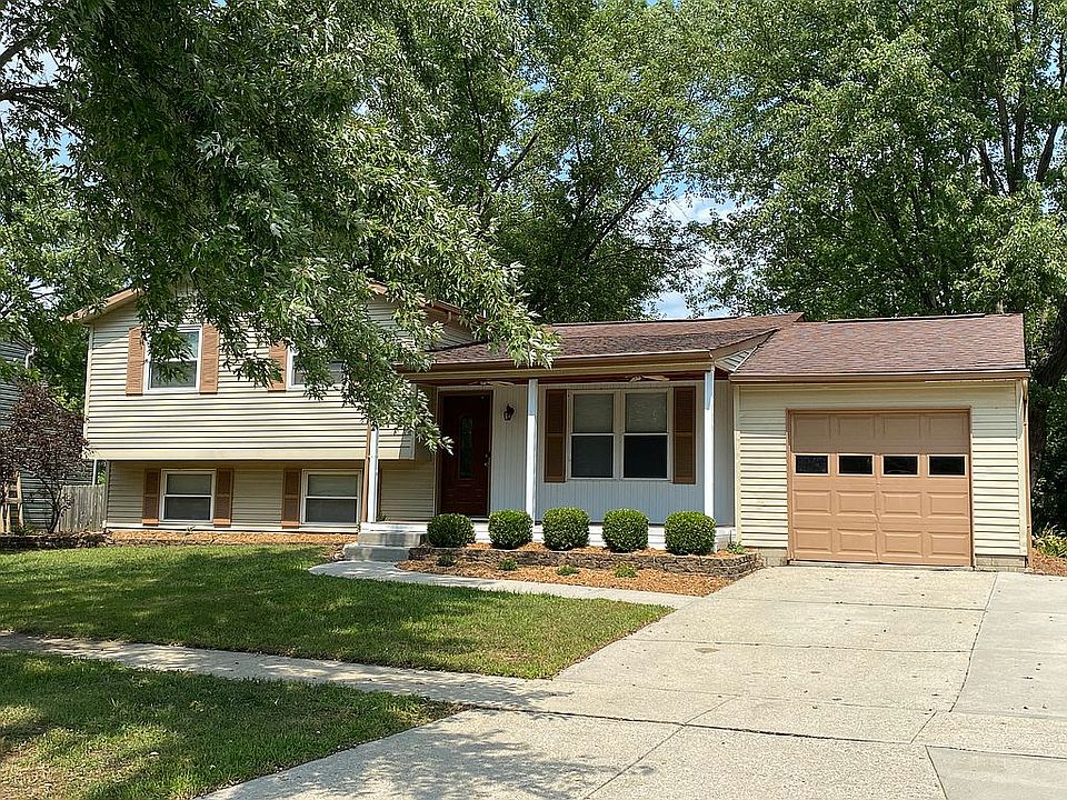 1st image of 642 Deerfield Dr