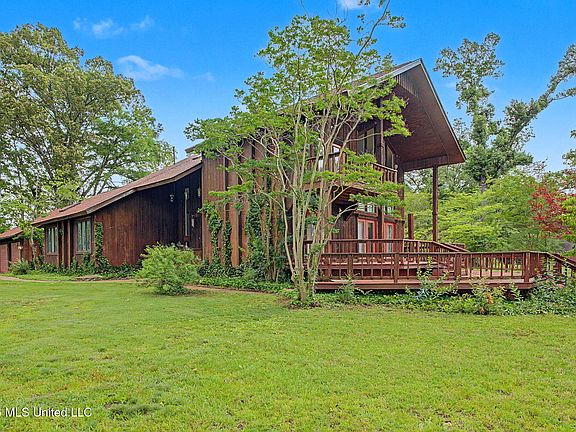 3rd image of 448 Oakley Rd