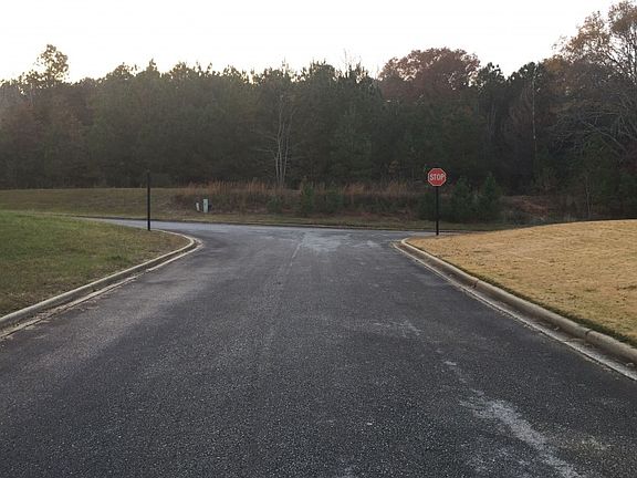 4th image of 640 Tenbury Ln