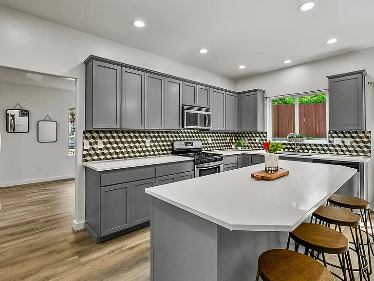 1320 Weaver Way — Photo 12