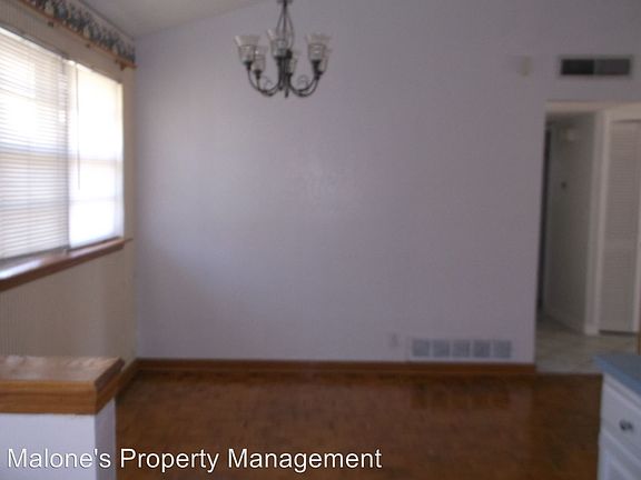 5th image of 4849 Woodview Dr