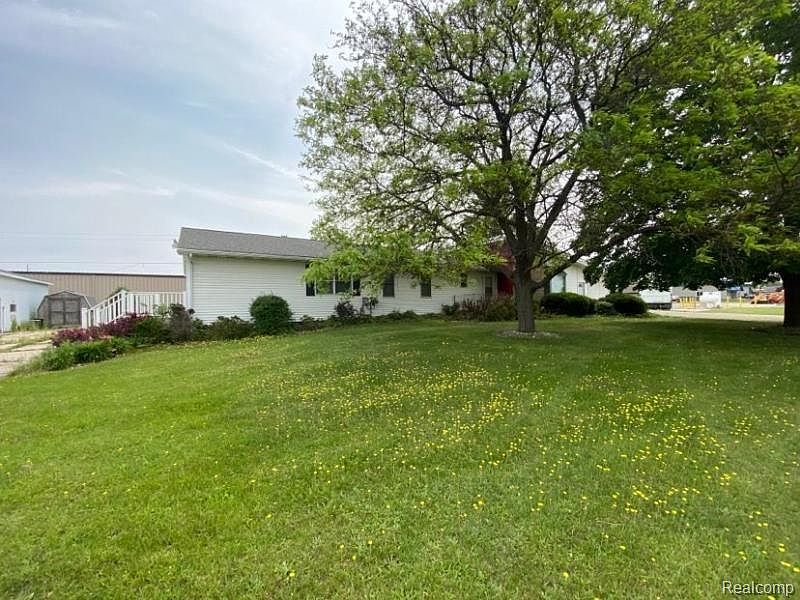 1212 N Van Dyke Rd, Bad Axe, MI 48413 MLS 20230051407 Zillow