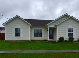 122 Daneswood Ct, Radcliff, KY 40160