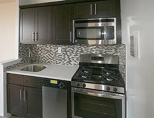 Rented by SW Queens Mezzanine | media 22