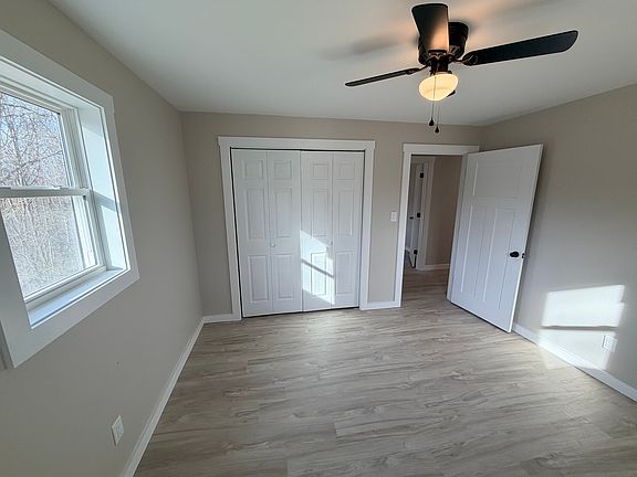 5th image of 196 Lukin St