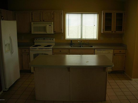 4th image of 8615 W Windrose Dr
