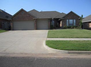 2620 SE 5th St, Moore, OK 73160