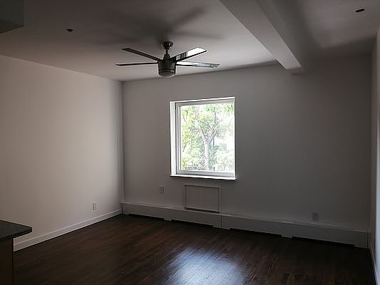 3rd image of 179 Eagle St #3