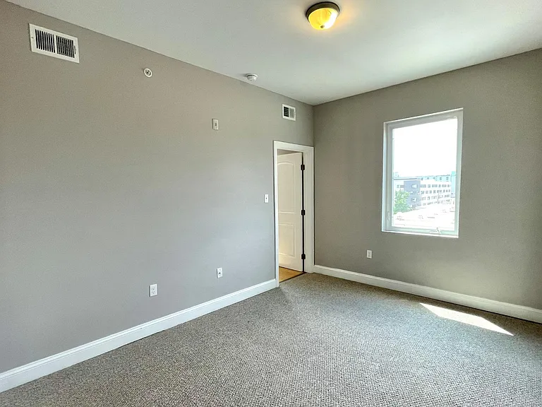 4111 Ludlow St #3R — Photo 6