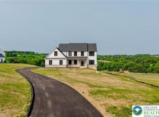 496 Long Lane Rd, Walnutport, PA 18088