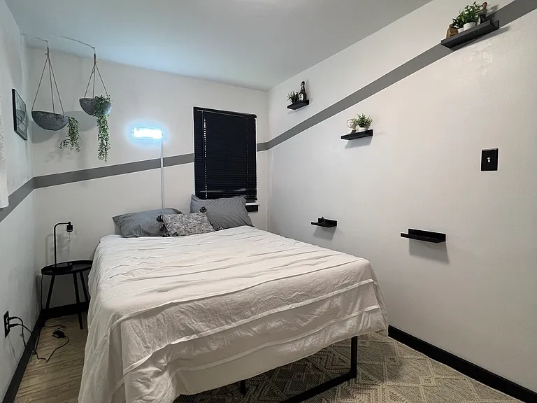 719 Washington Pl — Photo 16