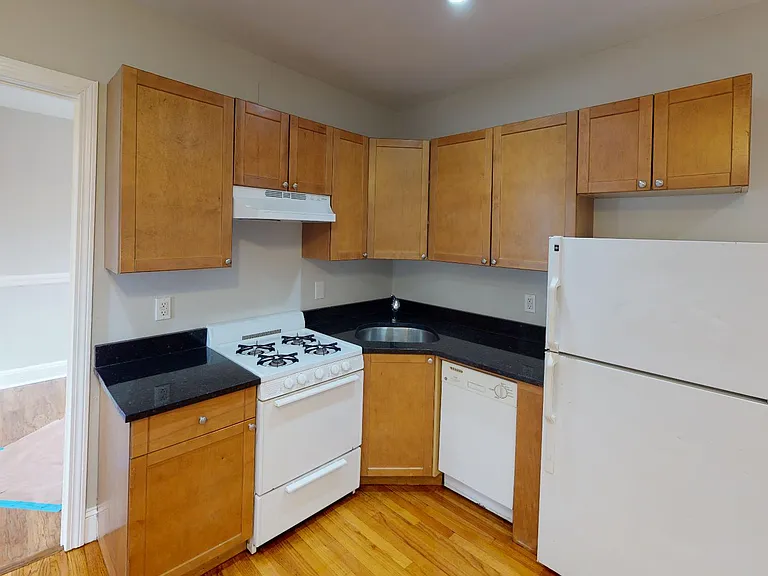 220 Hanover St #23 — Photo 14