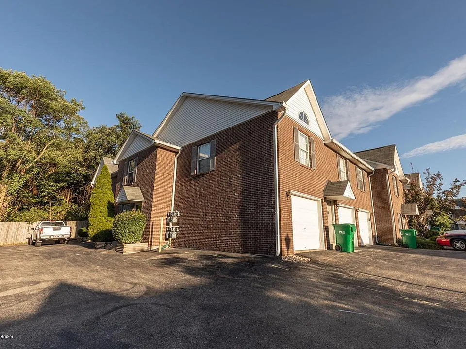 4520 Meadowlark Manor Ln