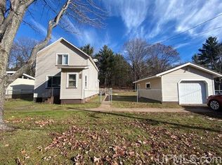 133 Sunset Dr, Negaunee, MI 49866