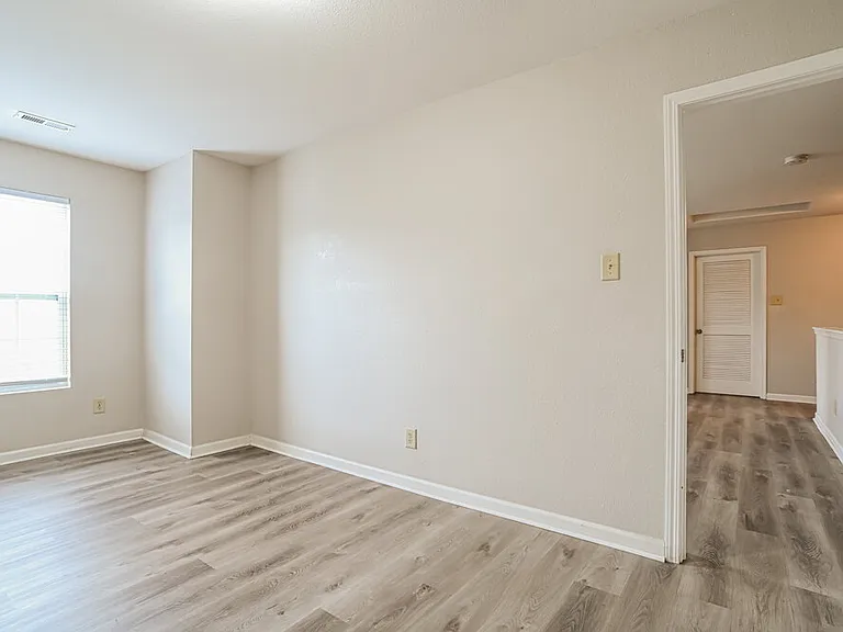 1528 Bray Dr — Photo 12