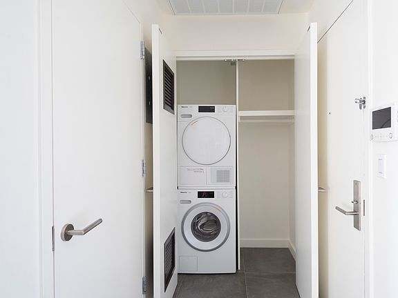 4th image of 348 Nostrand Ave APT 6D