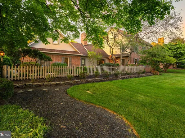 1334 Beaconfield Ln, Lancaster, PA 17601