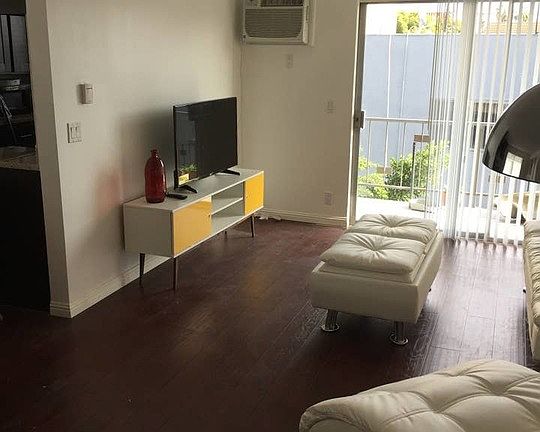 4th image of 1348 N Vista St APT 8