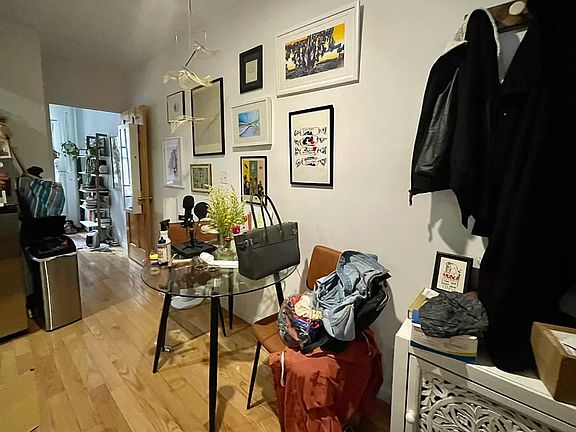 3rd image of 138 Orchard St APT 5