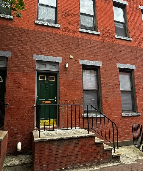 Walk Up Entry from Street