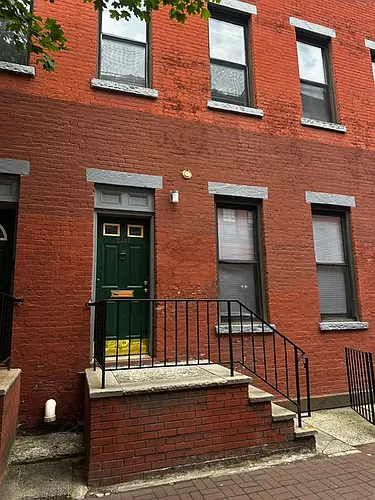 233 Adams St #C Photo 1