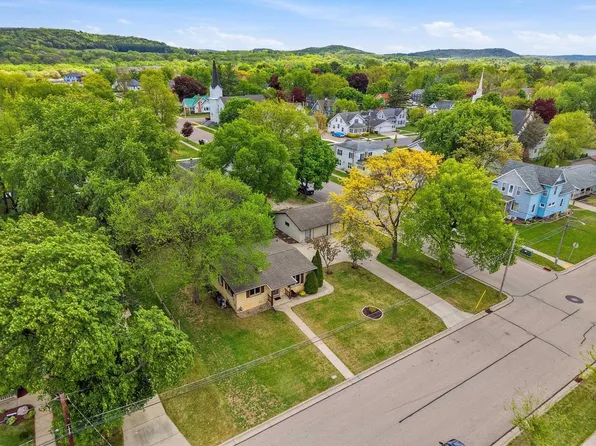 520 6th Street, Prairie Du Sac, WI 53578