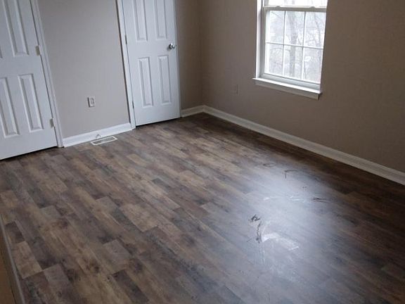 4th image of 509 Emily Ln